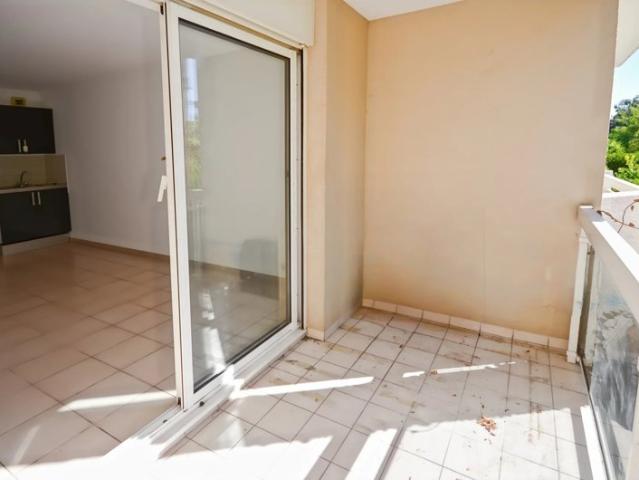 NICE OUEST Studio vide avec balcon 715€/mois CC