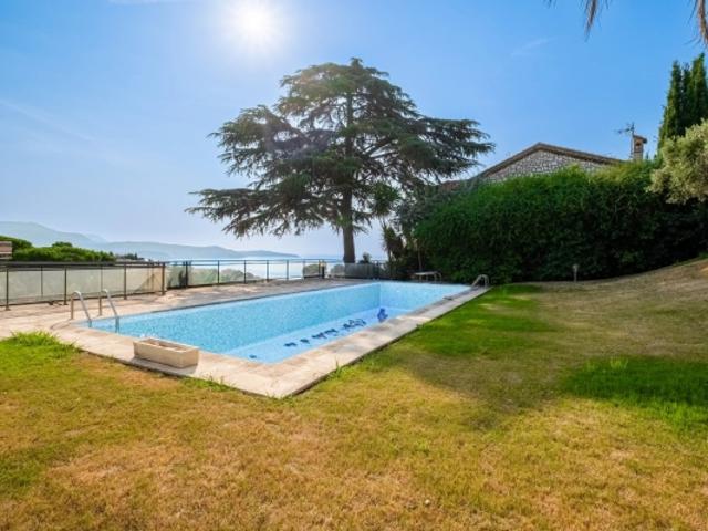 NICE OUEST VILLA D'EXCEPTION PISCINE VUE MER JARDIN