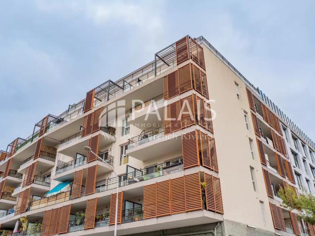 Nice ouest 2 pc récent avec grande terrasse, parking, cave