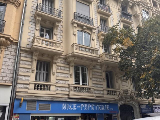 Nice: Avenue Gambetta Bel appartement 3 pièces bourgeois