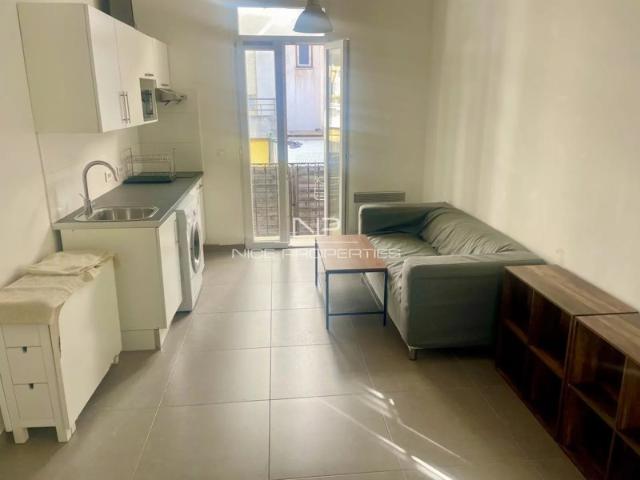 Nice, agréable studio de 20 m2, mezzanine sur balcon habitable
