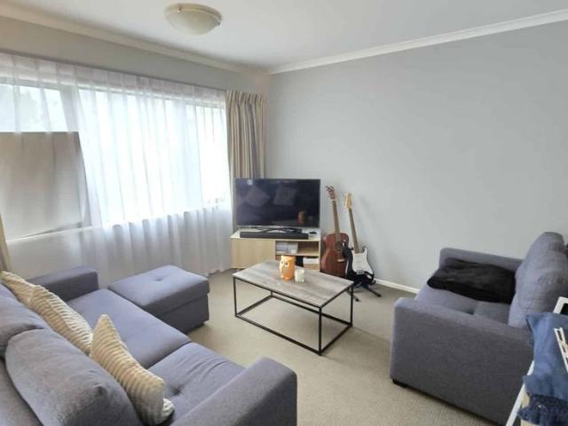 NICE AND TIDY TWO BEDROOM TOWNHOUSE