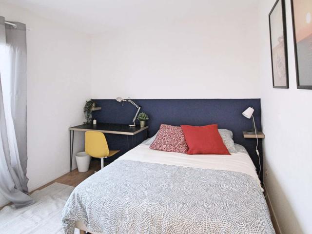 Nice and bright room 10m² LV13