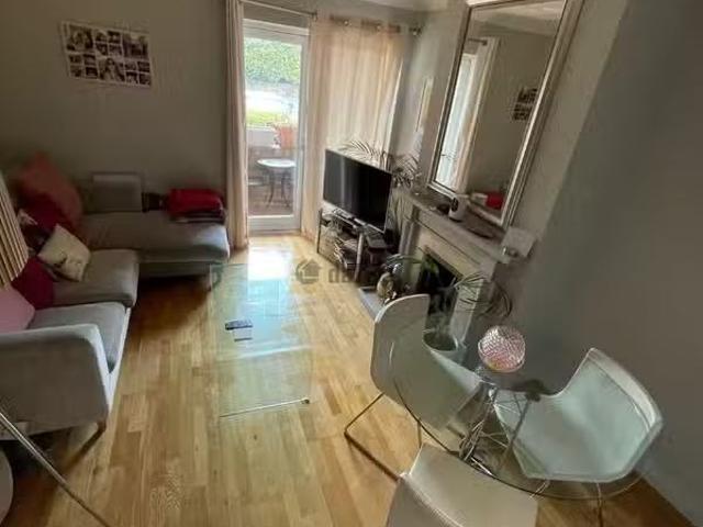 Deal! Apartment 16, Bellevue Court, Dornden Park, Booterstown.
