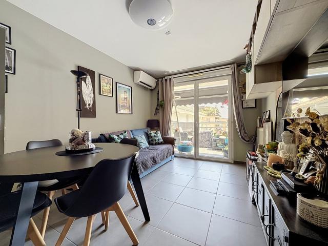 Nice Appartement 3 pièces Dernier étage avec terrasse proc. 53m² Nice