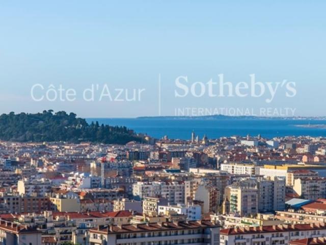 Nice appartement 3P entièrement rénové avec terrasse et vue mer panoramique
