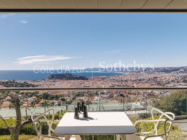 Nice appartement 4 pièces 63 m2 vue mer panoramique terrasse. 63m² Nice