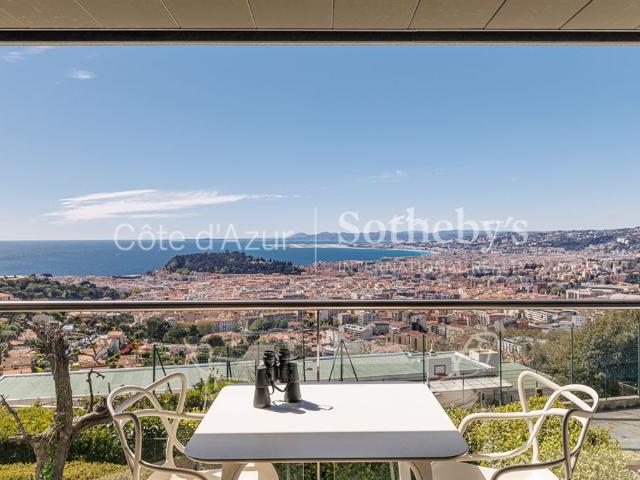 Nice appartement 4 pièces 63 m2 vue mer panoramique terrasse résidence piscine calme