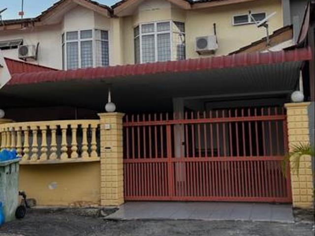 Nice area fully furnished 4 BR Tmn Bukit Panchor