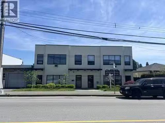 Deal! B Upper 7156 Gilley Avenue, Burnaby, BC, V5J 4X2 comme.