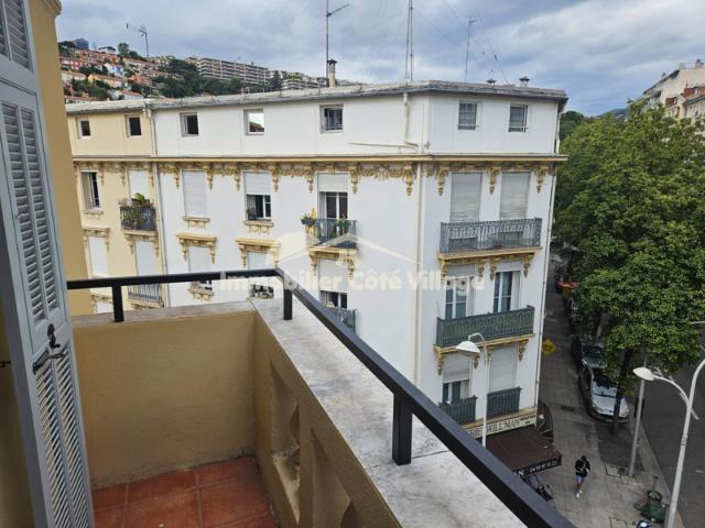 Nice Bas Cessole, charmant 2 pièces de 46m2 au 3 ème et dern
