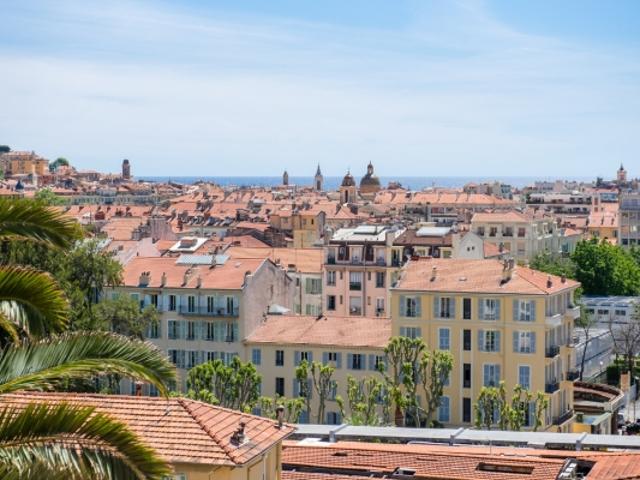 NICE BAS CIMIEZ APPARTEMENT 2 PIECES DE 45M² A VENDRE AVANT DERNIER ETAGE PLEIN SUD SUPERBE VUE MER ET VILLE EN PARFAIT ETAT