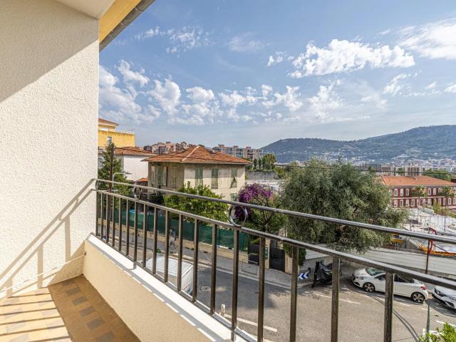 Nice Bas Cimiez Magnifique appartement 4p