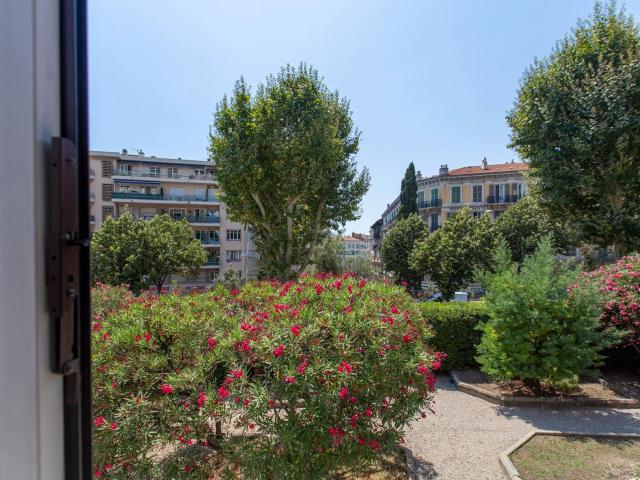 Nice Bas Cimiez, villa jumelée avec terrasse et jardin 76m² Nice