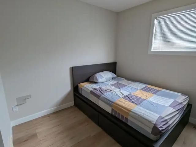 Nice Bedroom for rent in Panorama Hills NW