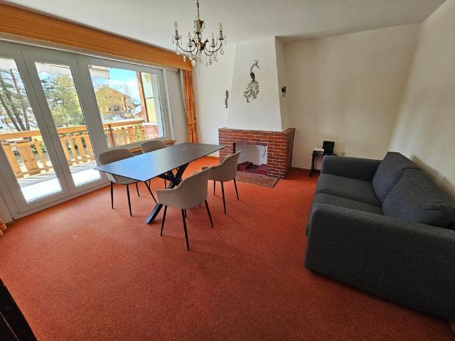 Nice large 2.5 room apartment for rent all year round very close to the center of Crans