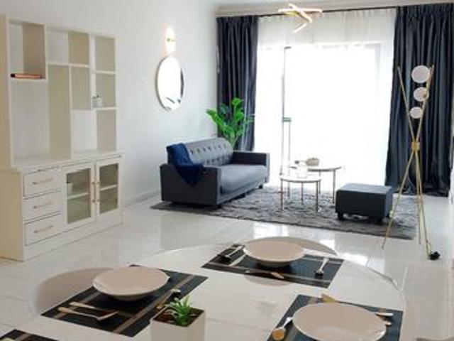 NiCe BisTaRi CondoMiNiuM 4 Rooms FuLLy Furnished WaLkable To LRT