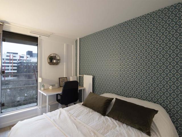 Nice calm and bright room 13m²