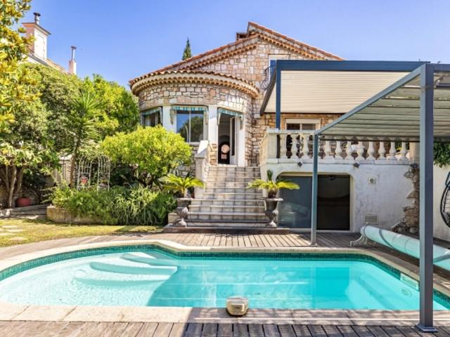 Nice – Capitaine Scott – Élégante maison niçoise avec piscine, jardin et aperçu mer
