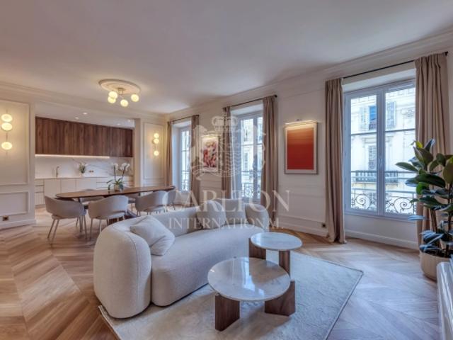 Nice Carré d'Or — 3 pièces bourgeois traversant
