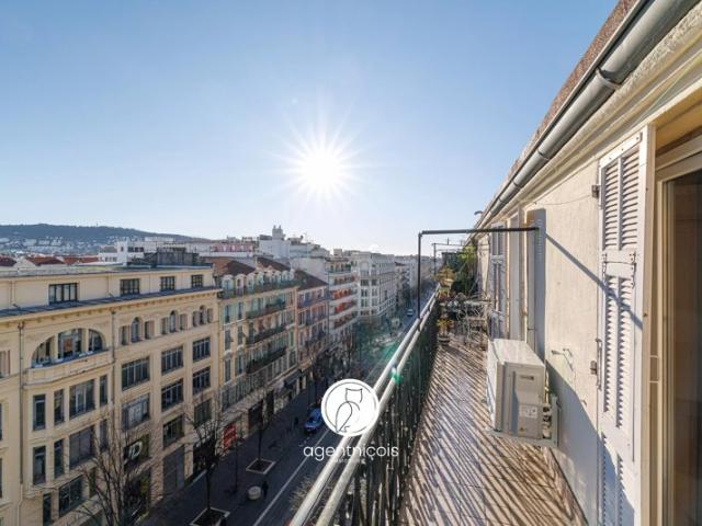 Nice / CARRE D'OR Av. Jean Médecin: 2/3 pièces / Rénové / Terrasse / Dernier étage