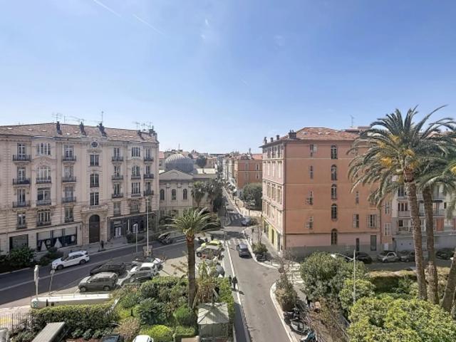 Nice Carré d'Or Hyper centre | 3 pièces de 80m² en étage élevé avec terrasse et triple exposition