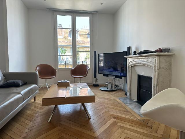 Nice Carré d'or: Superbe appartement bourgeois de 4 pièces de 95 m2 en plein cœur du Carré d'Or