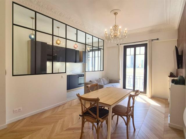 NICE CARRÉ D'OR: Superbe emplacement, rue François 1er. 50m² Nice