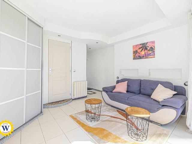 NICE CENTRE 2 PIECES MEUBLE TERRASSE