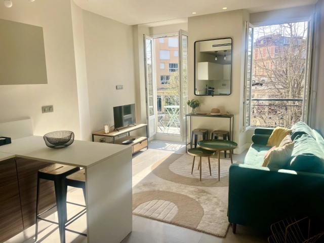 Nice centre ville, beau 2 pièces sur balcon Ouest 32m² Nice
