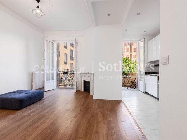 Nice centre appartement bourgeois 4 pièces 85 m² proche Duboucha