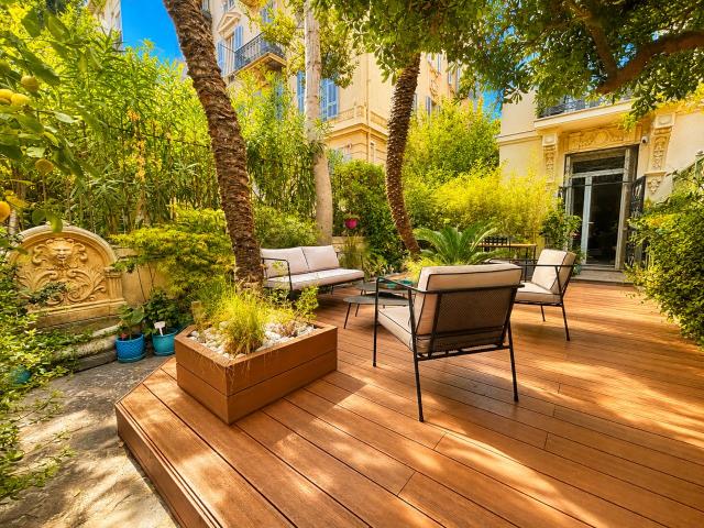 NICE CENTRE SUPERBE 3P AVEC JARDIN ET GARAGE