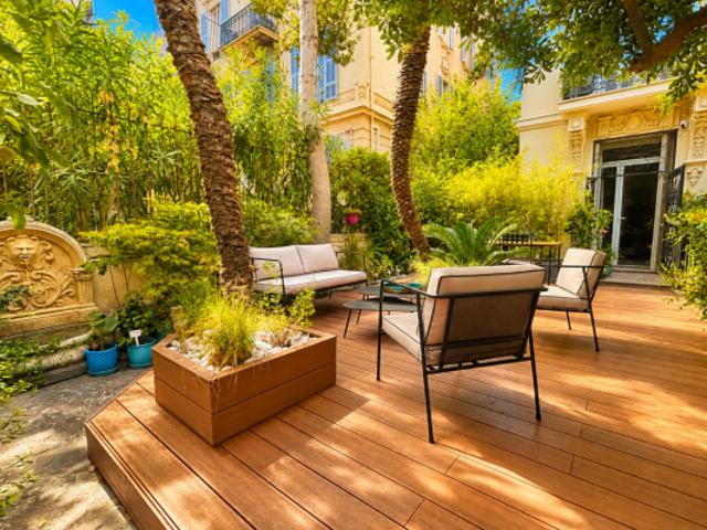 NICE CENTRE SUPERBE 3P AVEC JARDIN ET GARAGE