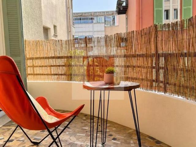 NICE CENTRE/MUSICIENS: Grand 2P rénové avec balcons au calme