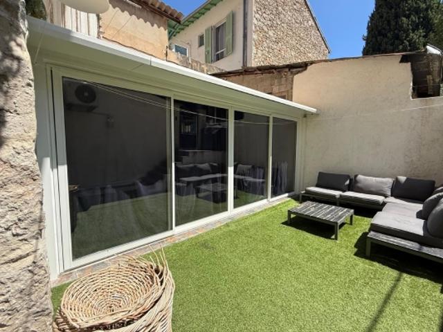 NICE CESSOLE APPARTEENT 2 PIECES DE 36 M² A VENDRE EXCELLENT ETAT VERANDA AMENAGEABLE DE 20 M² JARDIN PRIVATIF 12 M²