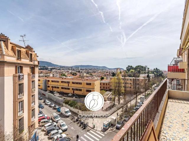 Nice / Cessole Avenue du Caire: 4 pièces / A rénover / T. 101m² Nice