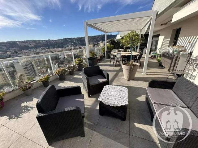 NICE CHAMBRUN 4 PIECES DERNIER ETAGE + TERRASSES VUE PANORAMIQUE MER CHAMBRUN