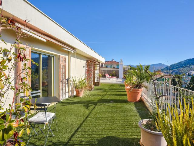 Nice Cimiez Toit terrasse 3/ 4 pièces de 110 m2 habitables avec terrasse 317 m2