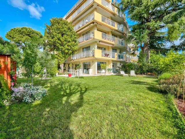 Nice Cimiez Une vie comme dans une maison ! 103m² Nice