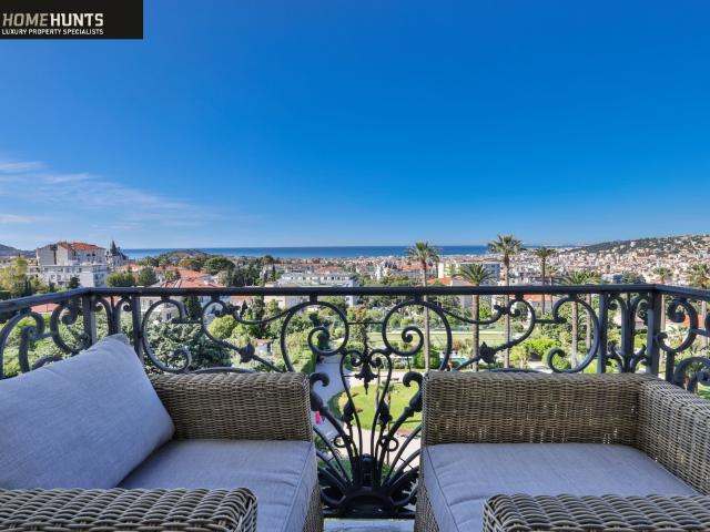 NICE CIMIEZ: Exceptional apartment of 168.66 sqm with balc. 168m² Nice