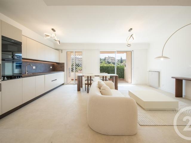 Nice Cimiez / Georges V: Appartement 3 pièces de 71 m² idé. 71m² Nice