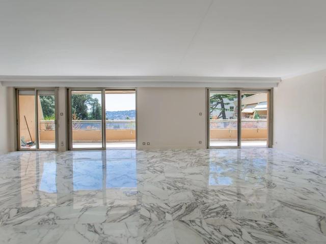 Nice Cimiez, grand 4 pièces de 153 m² avec terrasses, solari. 153m² Nice