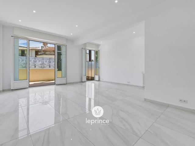 Nice Cimiez – Local professionnel duplex terrasse garage