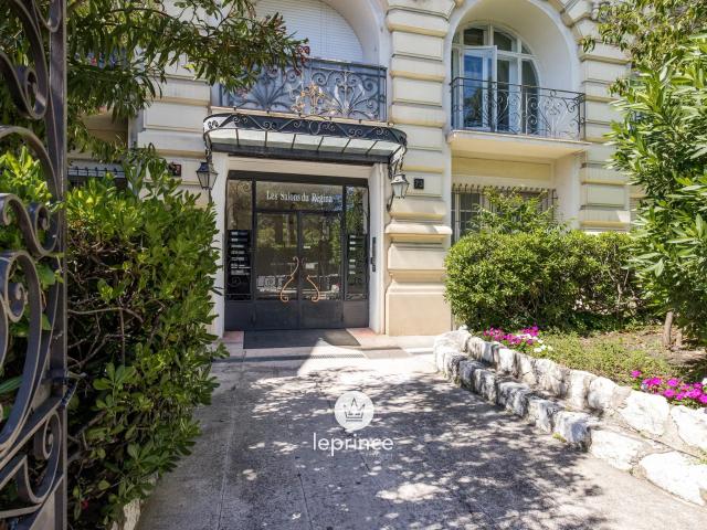 Nice Cimiez – Local professionnel duplex terrasse garage