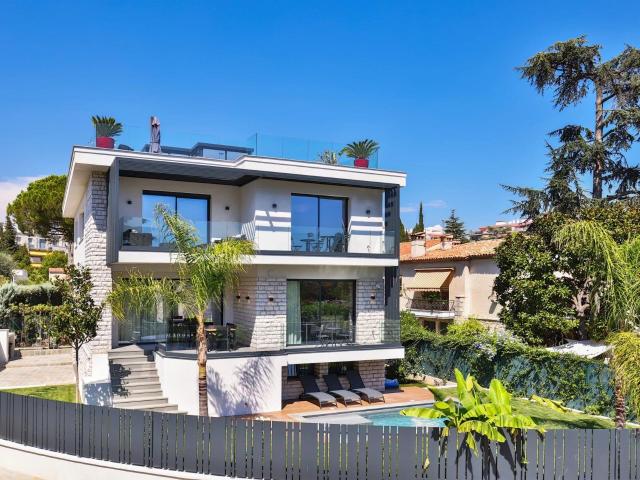 Nice Cimiez, luxueuse villa contemporaine de 367 m² avec pis. 367m² Nice