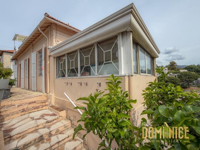 NICE CIMIEZ: Maison de 100 m2 sur parcelle de 170 m2 au calme