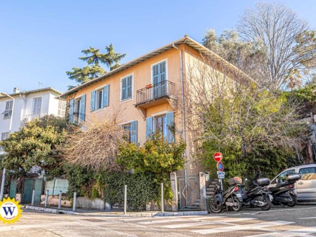 NICE CIMIEZ MAISON MITOYENNE A RENOVER