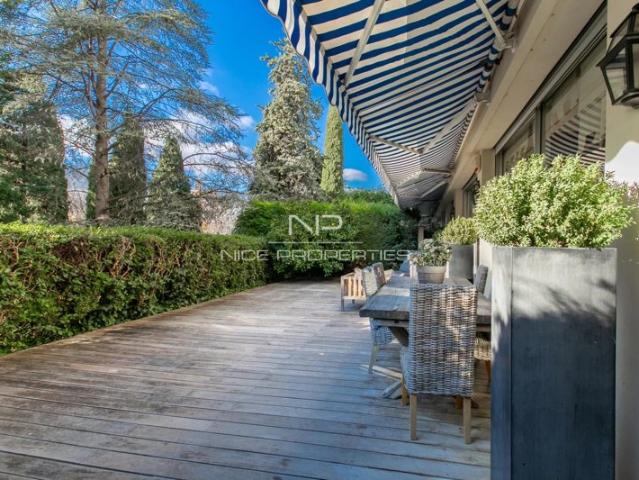 Nice Cimiez, sublime 4 5 pièces de 171 m2 avec terrasse de 75 m2 exposée Sud Ouest