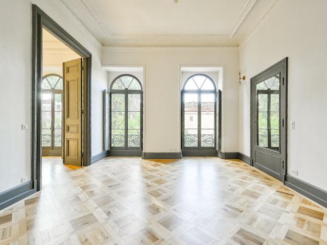 NICE CIMIEZ Superbe appartement atypique dans Palais bourgeois