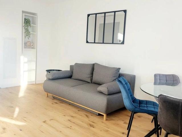 NICE COEUR CENTRE VILLE 2 PIECES MEUBLE BALCON